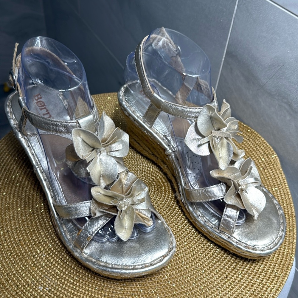 BØRN Gold Espadrilles with Wedge Heel and Ankle Straps. U.S. size 8, Euro 39